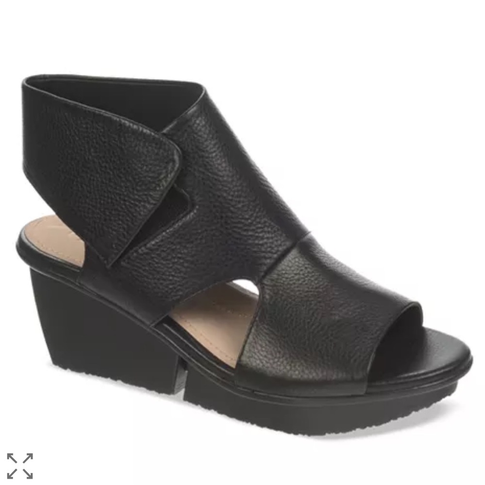 Naya Seeker Open Toe Wedge Sandals Black Leather Size 6 Minimalist Sleek Boho